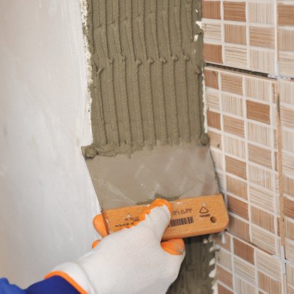 NOTCHED SPREADER   Wooden Handle V Notched