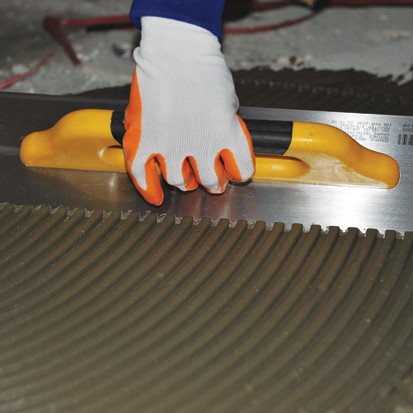 NOTCHED TROWEL  Closed End Soft Grip  4×4 mm. 40 cm.